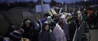 Біженці з України біля прикордонного переходу Медика, Польща, 10 березня 2022 року / Фото: AP