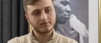 Заступник генерального директора Карпатського футбольного клубу після іноземних зборів не повернувся до України