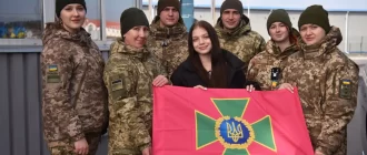 Він повернувся з Токіо Яна Степаненко, яка пробігла марафон на протезах, зібравши гроші на Азовську бригаду