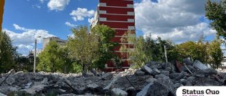Разрушенный и восстановленный дома в Харькове