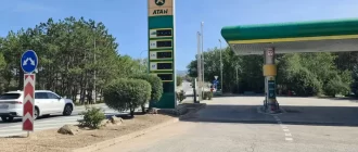 Місцева мережа АЗС ATAN змушена закривати свої заправки / Фото RFE/RL