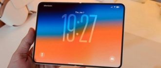Дійсно квадратний і без згину! Інсайдер показав живі фото iPhone Fold (або його макет)