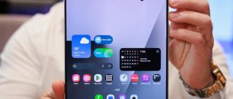 ЗМІ: в Google Play з’являться позначки для застосунків, оптимізованих під складні смартфони