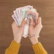 Частина українців може втратити виплату в 1000 гривень уже наприкінці червня